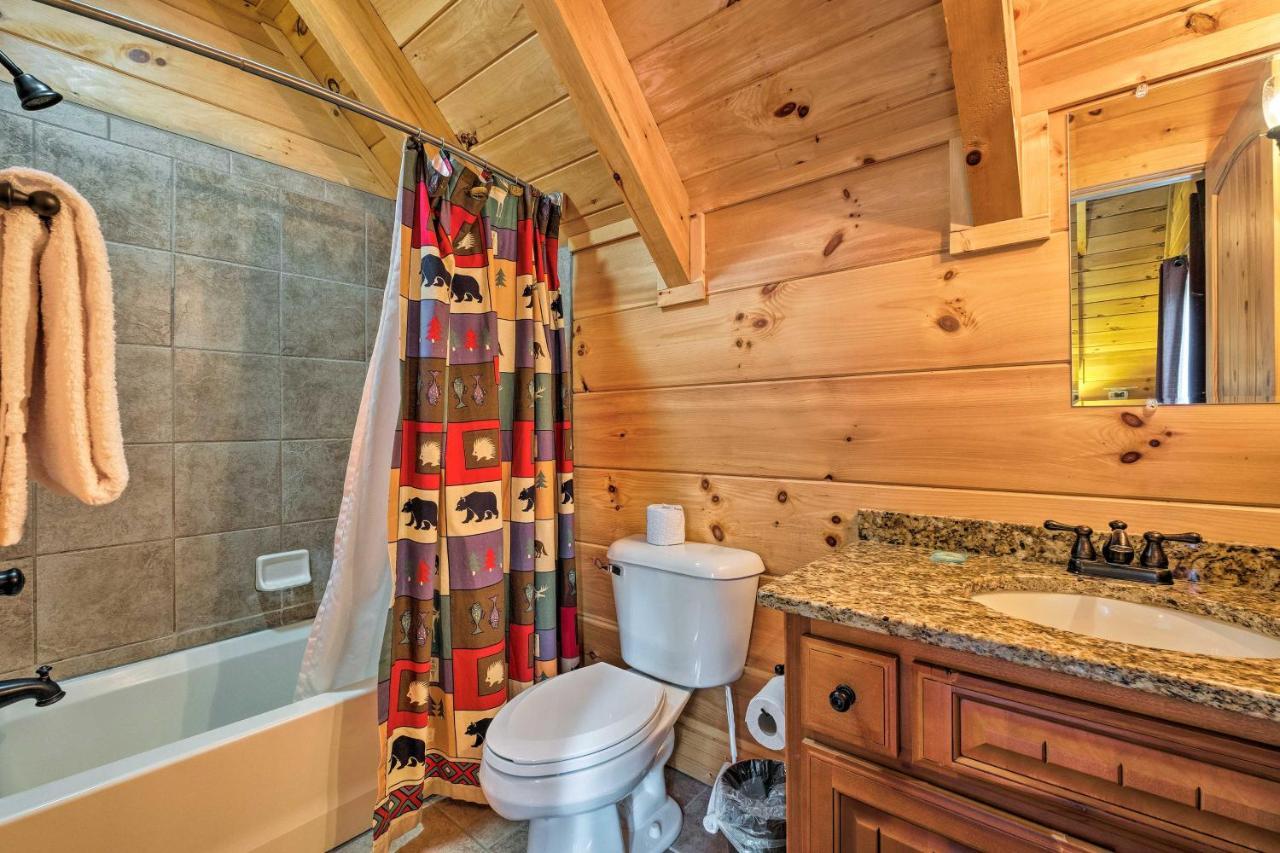 Pigeon Forge Cabin With Brand New Hot Tub And Views! Sevierville Exterior photo