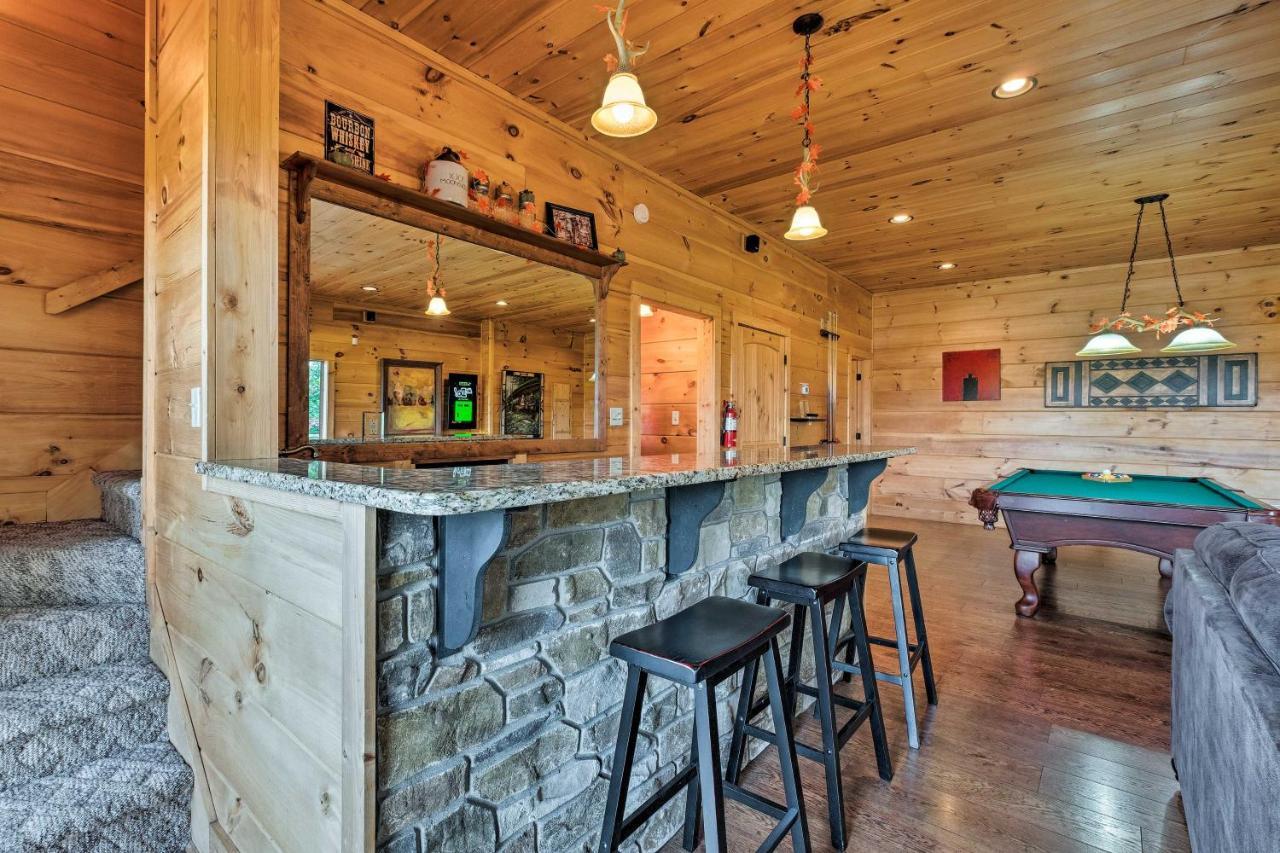 Pigeon Forge Cabin With Brand New Hot Tub And Views! Sevierville Exterior photo